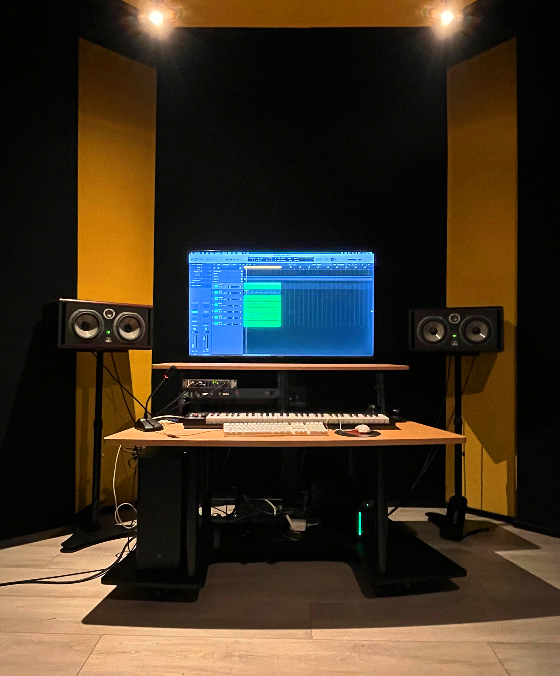 YellowRoom YellowRoom